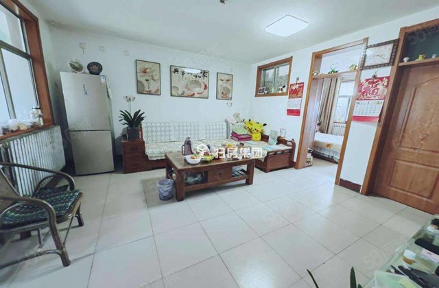 香江南 阳光实验 邻居三里铺 双阳台