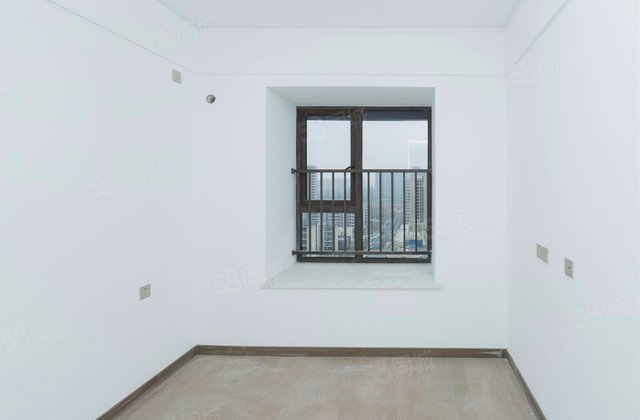 锦绣龙川4室2厅121.87㎡192万二手房图片