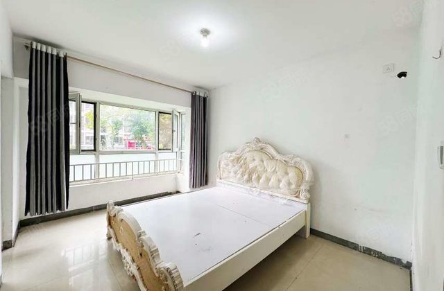 急售西湖馨苑小区 1楼 户型不错价格不高 位置优越