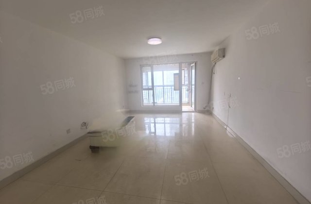 急售！阿尔卡迪亚五期 ！单价低三室！双卫！电梯中间楼层！