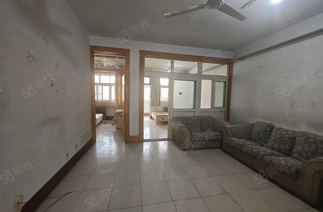 高楼层视野无遮挡 出行方便 商圈成熟 南北通透 小三居