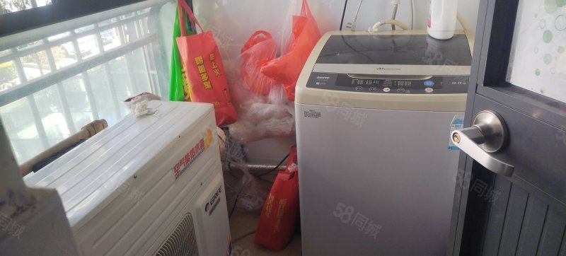 龙祥苑3室2厅2卫128㎡南北86万