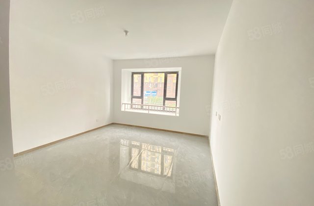 城市领秀 三室 包大税 六千多 比县城还便宜 新小区财干路