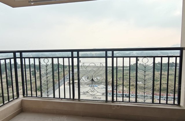 恒大悦珑湾3室2厅111.27㎡46.6万二手房图片