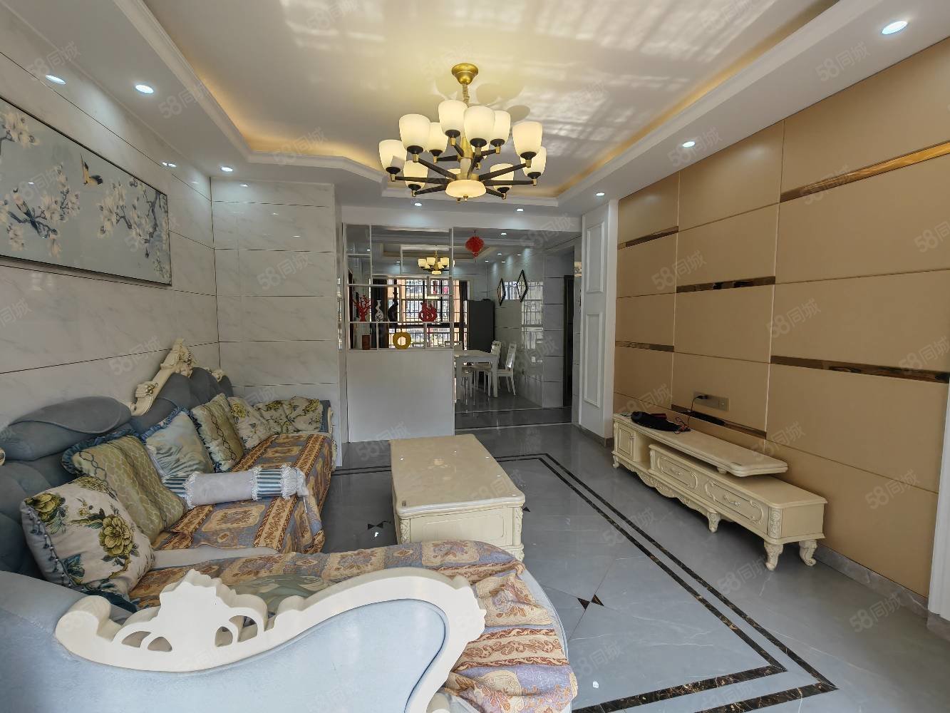 香槟国际3室2厅2卫117㎡南北48.8万