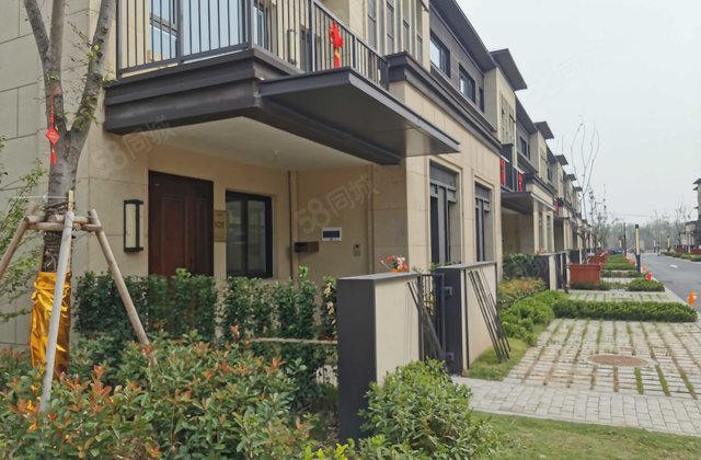 山泉镇贾汪大道石女士房东352万13969元/㎡龙湖领墅278平方下叠带院子