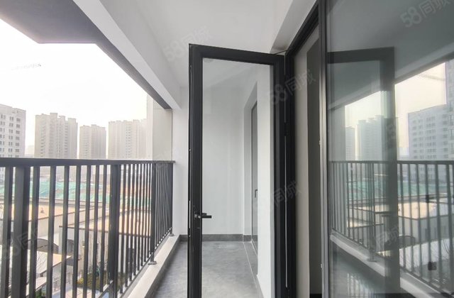 新一中一路之隔，新房未住中间楼层名筑印象带车储外国语