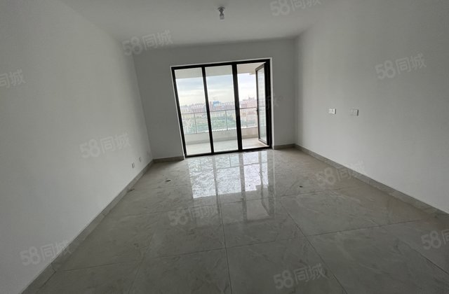 万达旁 车站 江山印  新房未住  带储藏室车位  全明户型