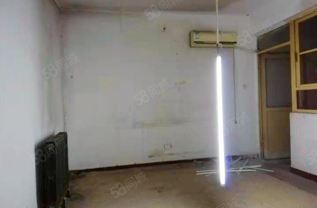 东方国际3室1厅138.3㎡135万二手房图片