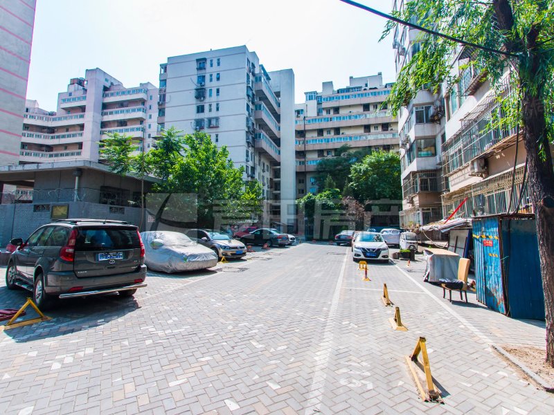 椿樹園奧運(yùn)社區(qū)2室1廳1衛(wèi)68㎡西南688萬