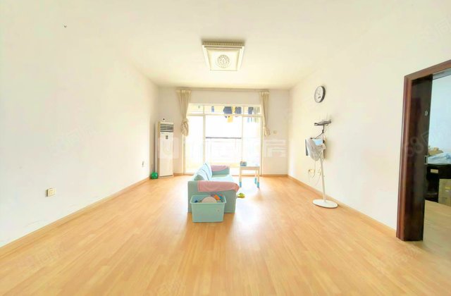 龙基传媒星城5室2厅143㎡100万二手房图片