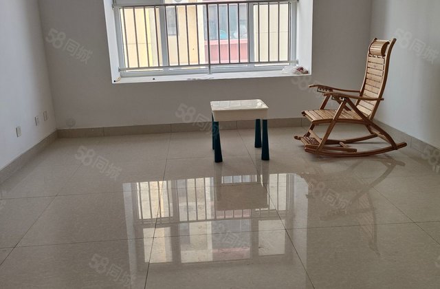 幸福新居 南北通透 次新房 双卫格局 带车位储藏室