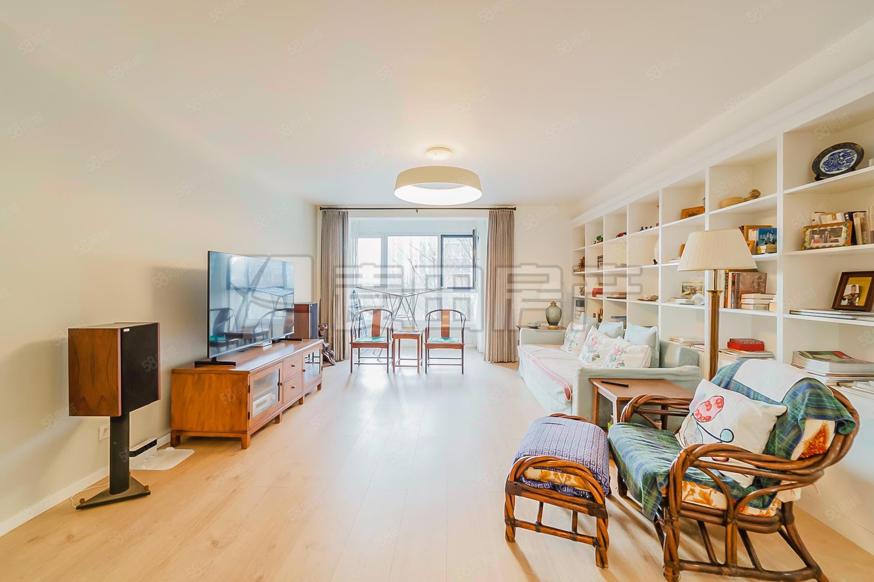 國風上觀4室2廳2衛(wèi)227㎡南北1430萬