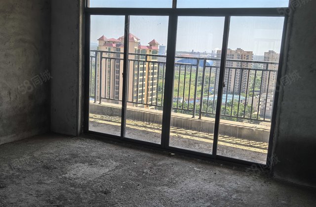 龙港购物中心商业综合楼4室2厅140㎡51万二手房图片