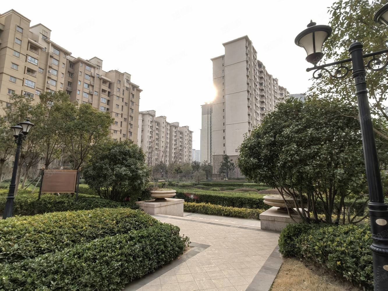 乡土人情的街道,小书包,环境优美,中南樾府-开封58同城