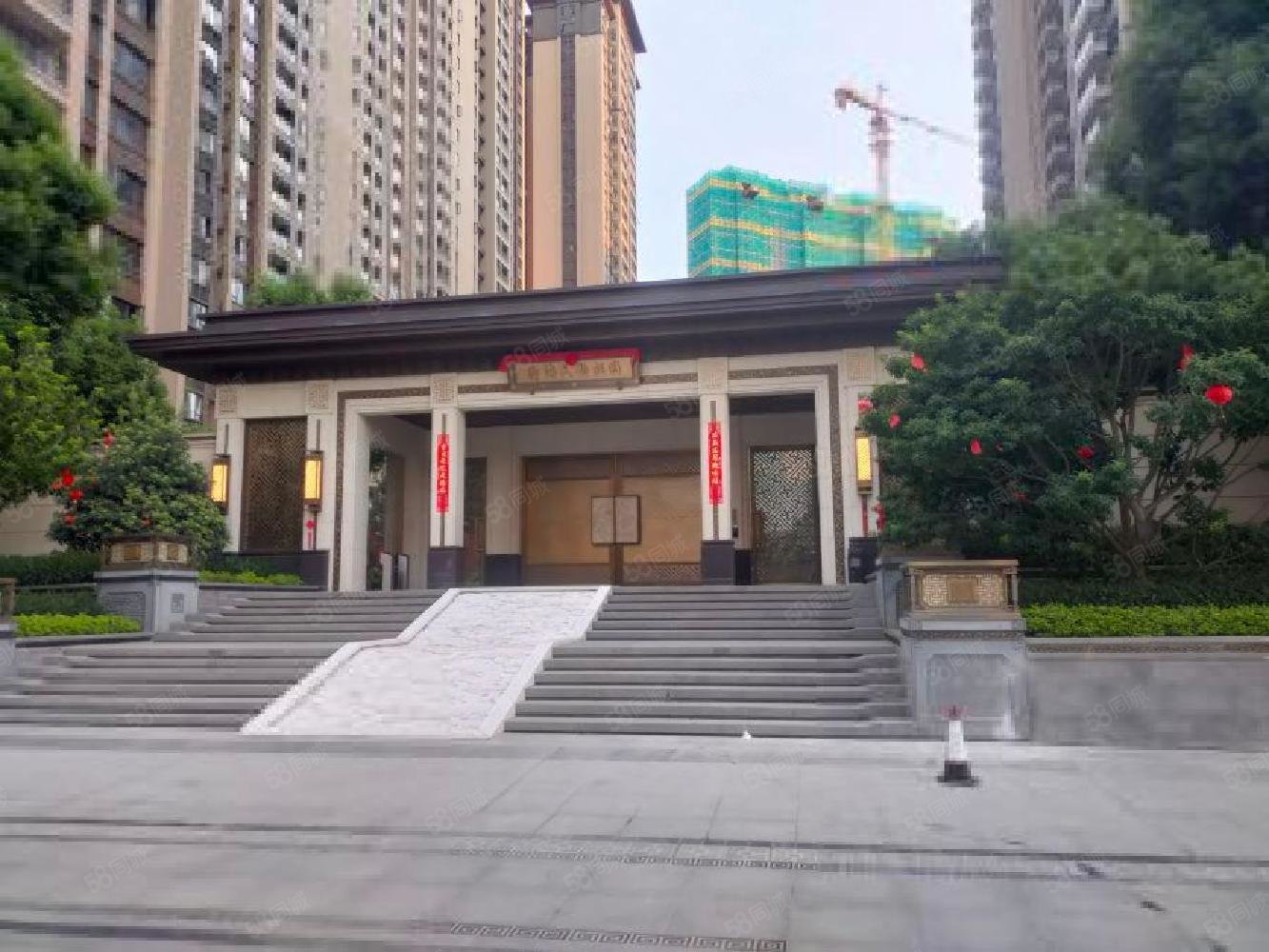 御海天韵雅园!时尚精致装修!4房2厅!关系直接!