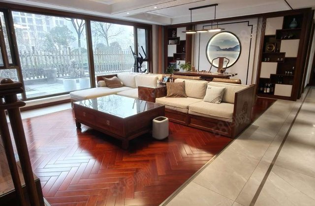 开发区东昌中学 百合新城 一楼带院 豪华装修 大四室