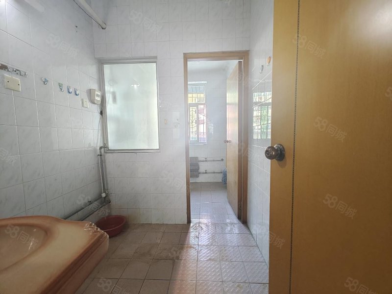 八一里文体局家属楼4室2厅2卫115㎡南北42万