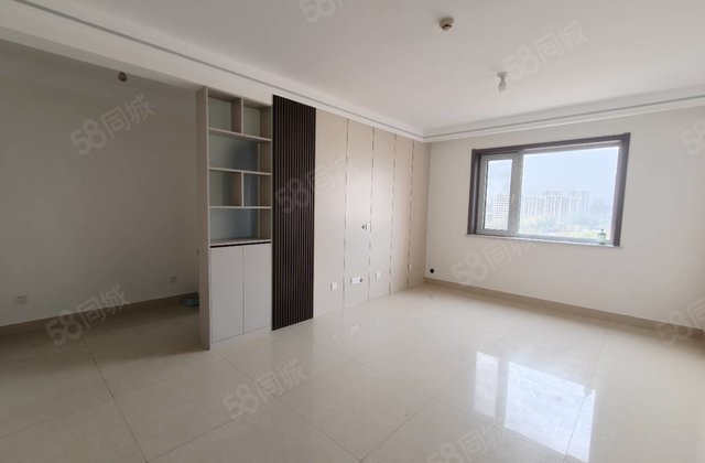 新房未住 大三室 中间楼层 先锋社区 出门就是