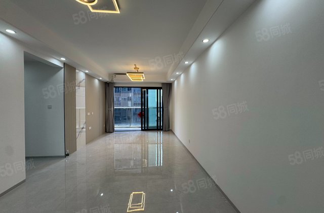 御龙天地3室2厅92㎡500万二手房图片