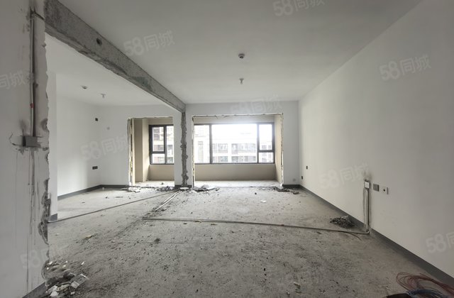 (湖语上院，3室两厅两卫，，带着车位，储偿室