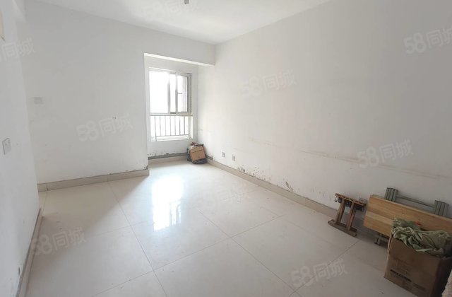 水岸花语两室两厅,刚需小两室。