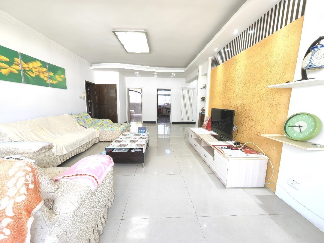 自然巷家天下小区3室2厅2卫138㎡南北46万