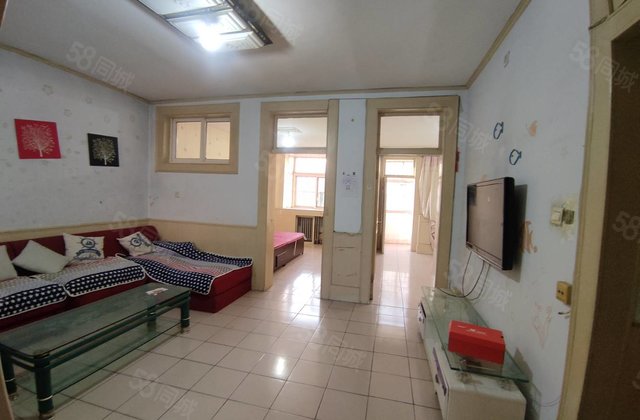 急售！外国语文轩一墙之隔，三室两厅，南北通透停车方便中层楼层