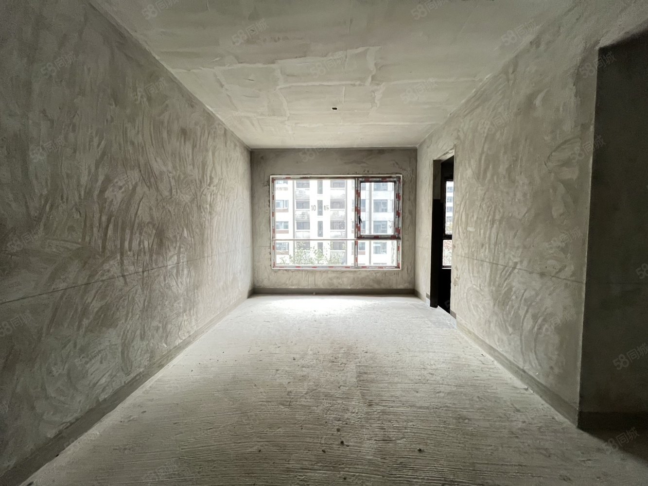 国瑞麓林府4室2厅3卫145㎡南北125万