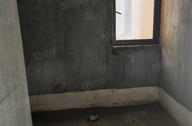 高尔夫精英名城4室2厅388㎡270万二手房图片