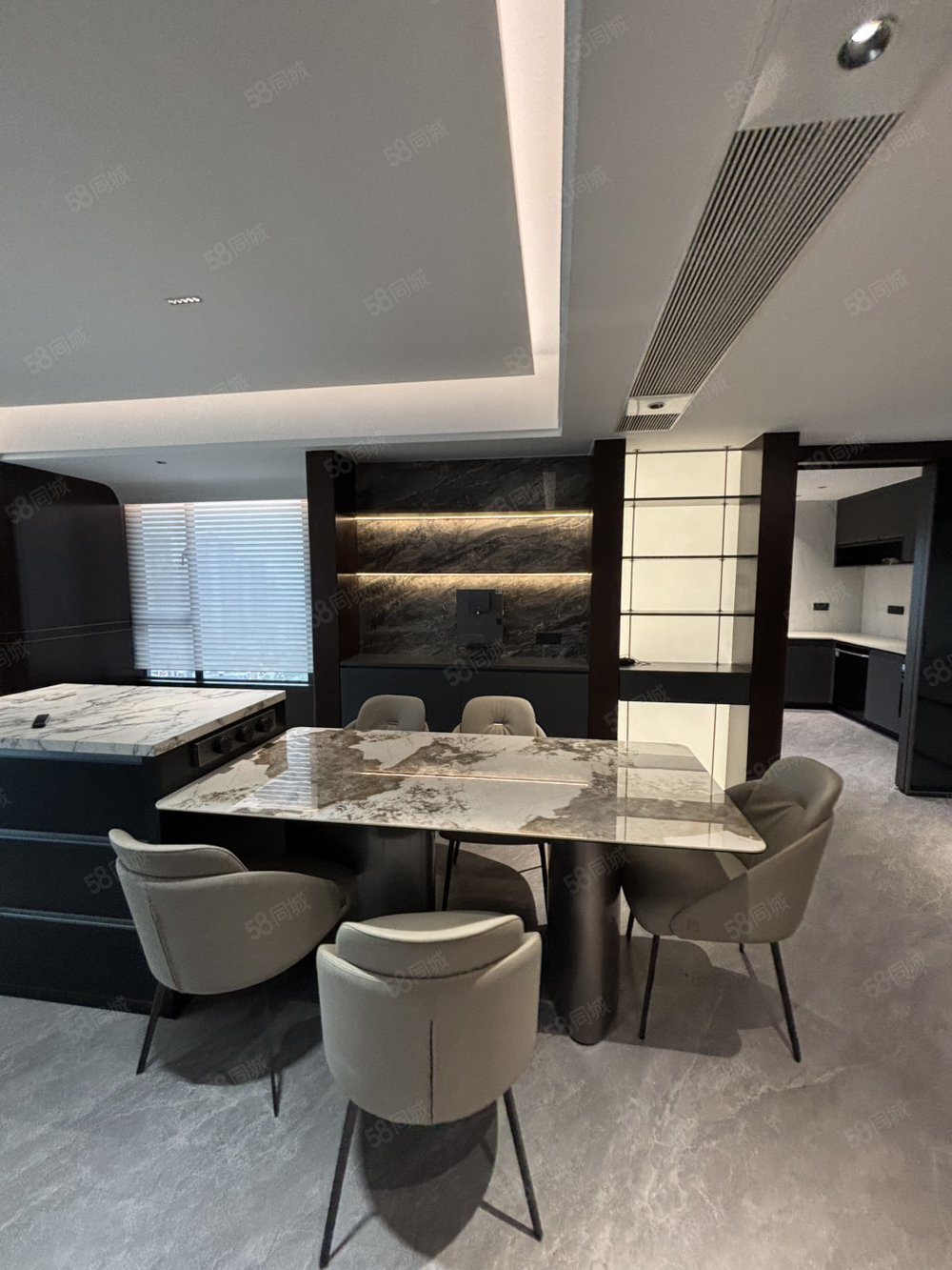 天秀湾4室2厅2卫201㎡南北278万