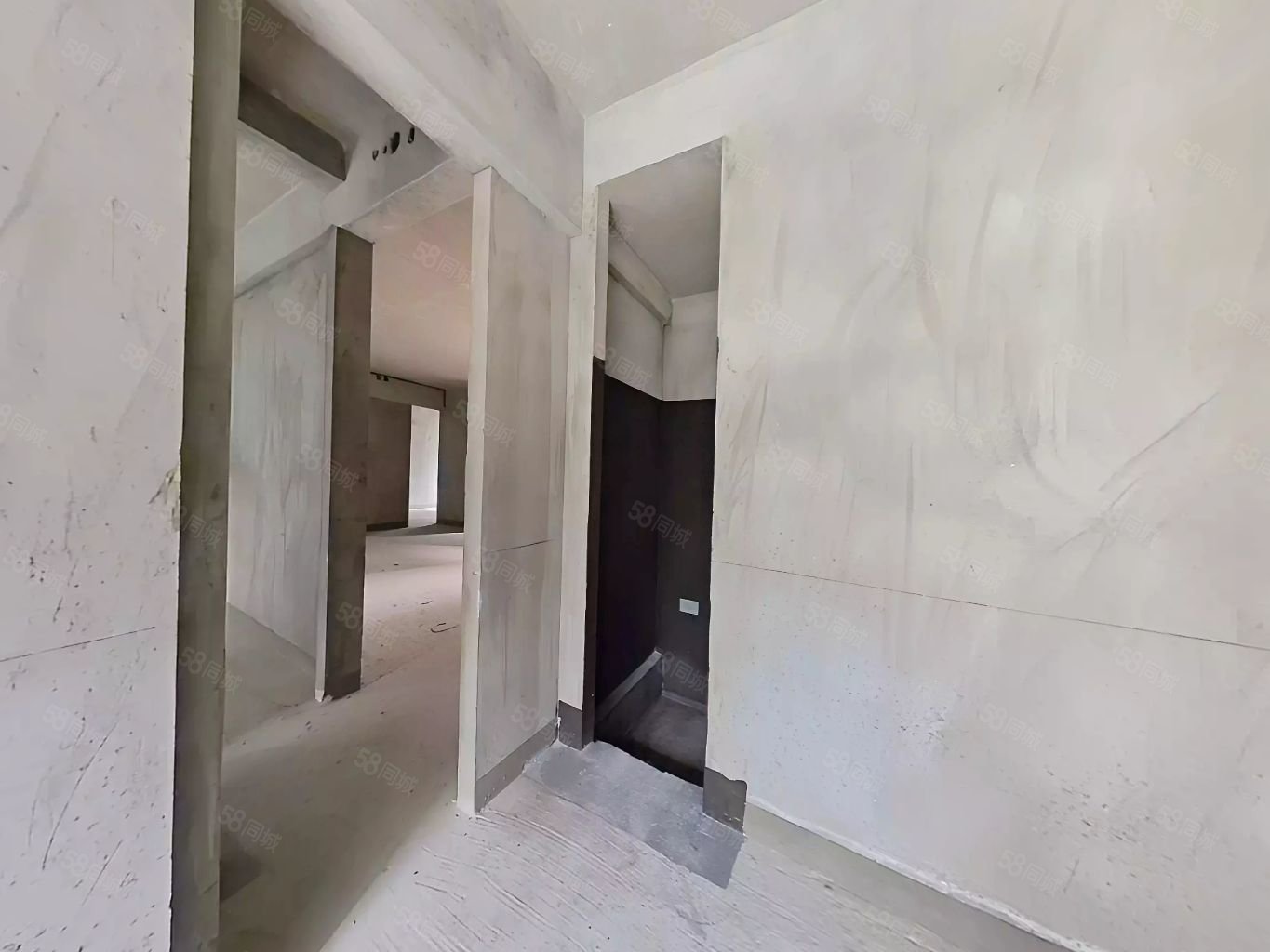 国瑞麓林府4室2厅3卫142㎡南北125万