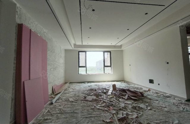 民生凤凰城1号院 南北通透 中间楼层采光好 满五   次新房