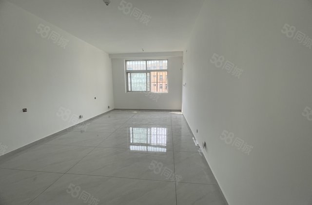 公园附近新区   育新苑边户有储边户精装修未住