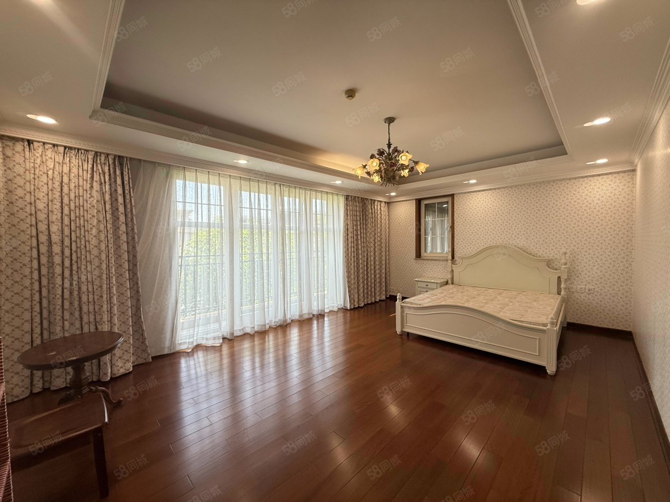 財(cái)富公館6室4廳8衛(wèi)1500㎡南北8400萬