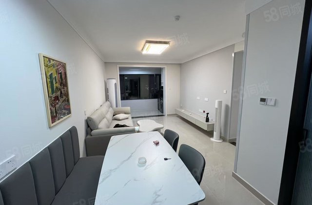 花园路  ，精装修江南里，三室新房免大税紧邻万达