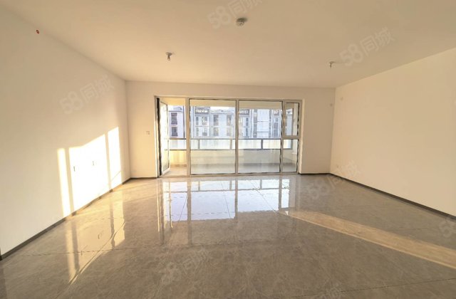 开发区 实验星光桃李天阅 三叶草户 新房未住  带车储