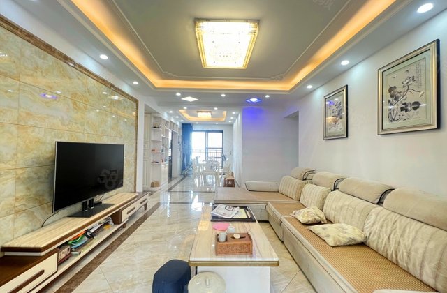 万润广场4室2厅137.23㎡220万二手房图片