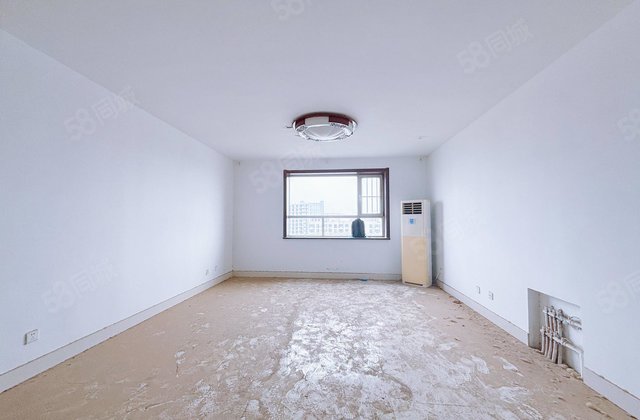 湖边农贸市场城市主人铁路益民附近大平层，湖景公寓三室两厅两卫