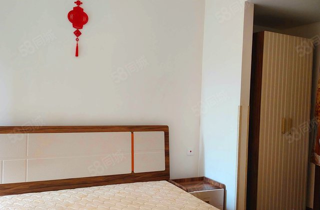 中海右岸(一期)4室2厅128㎡228万二手房图片