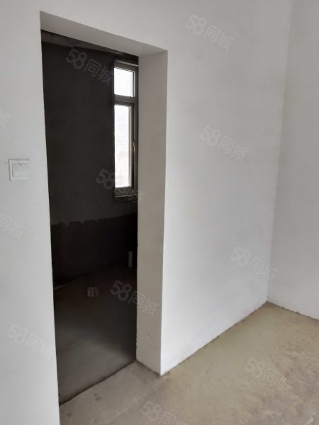 皖维西区5室2厅3卫194.3㎡南北60万