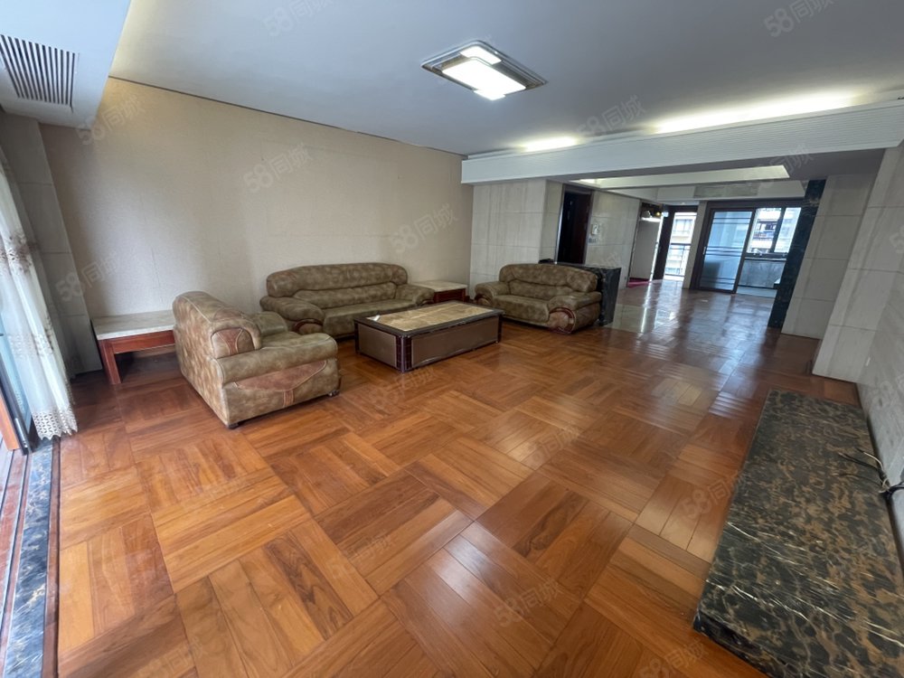 中信华府  大户型五房二厅三卫双阳台248平繁华地段配套成熟