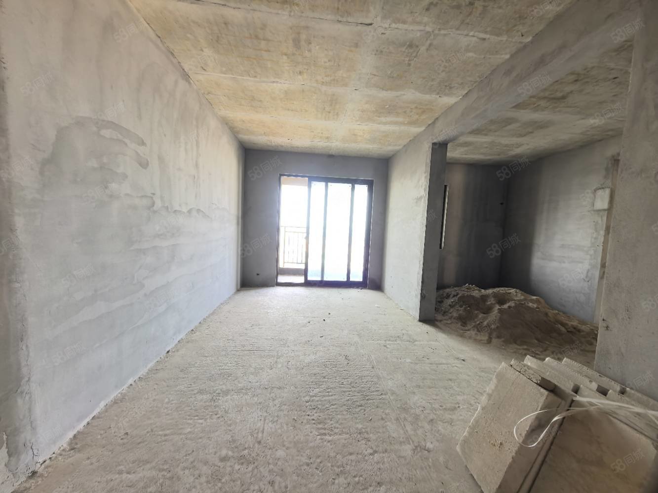 力标澴河壹号院3室2厅1卫95㎡南北39万