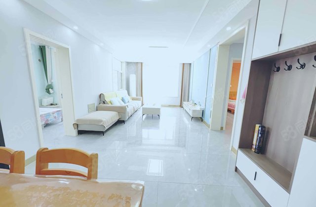 湖边绿城精装三室可隔四室    颐馨园月亮湾昌润路眼科医院