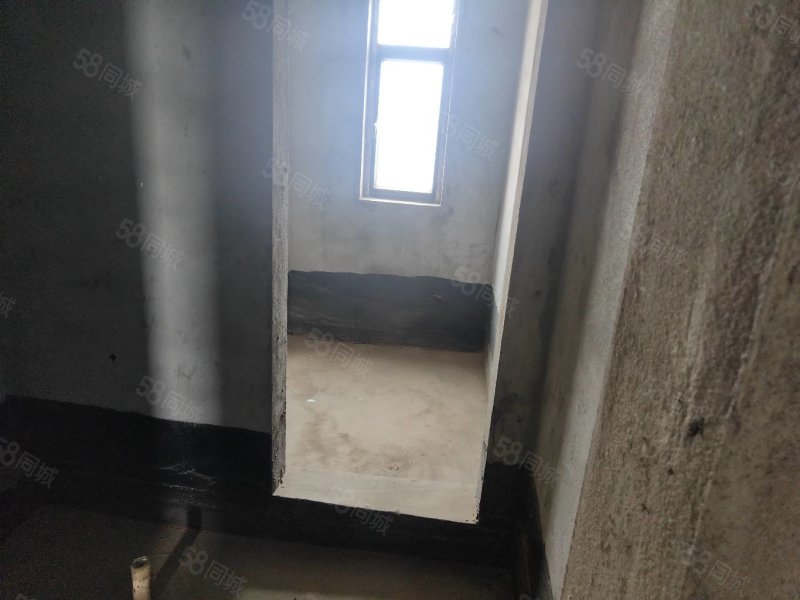 孔目江1号3室2厅2卫162㎡南北105万
