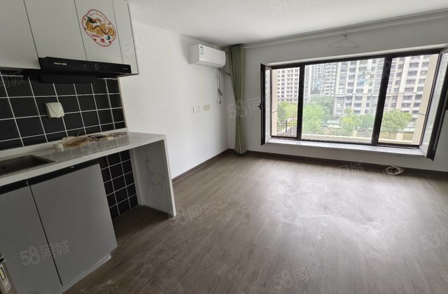 新城急售26万双钥匙上下两层98平复试公寓