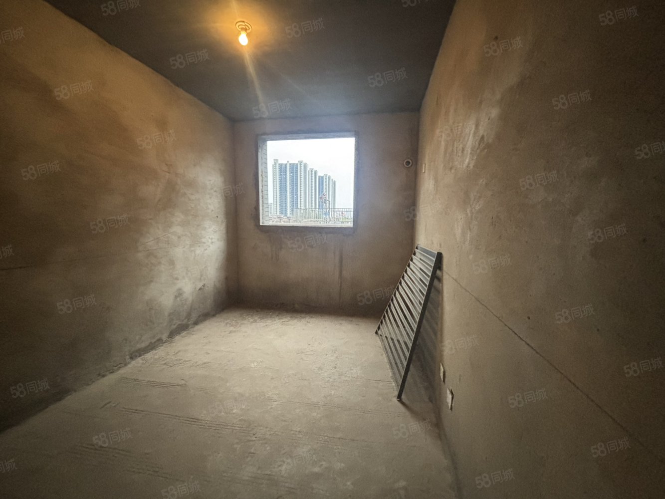 万华庭小区2室2厅1卫81㎡南北34万