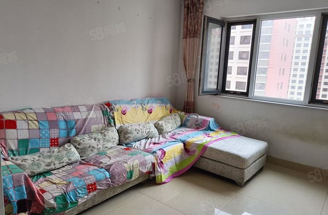 深圳路   实验附近电梯好楼层 两室两厅 南北通透 免大税