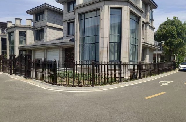 建湖二手房 建湖阳光朝南  建湖市区阳光朝南双湖壹品别墅  湖景房