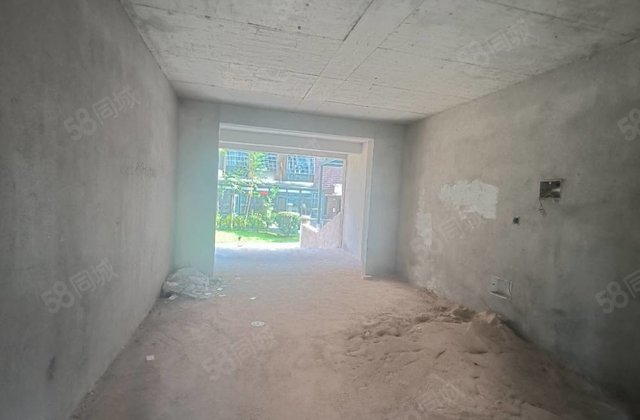 天御蓝湾7室2厅4卫126㎡南北140万